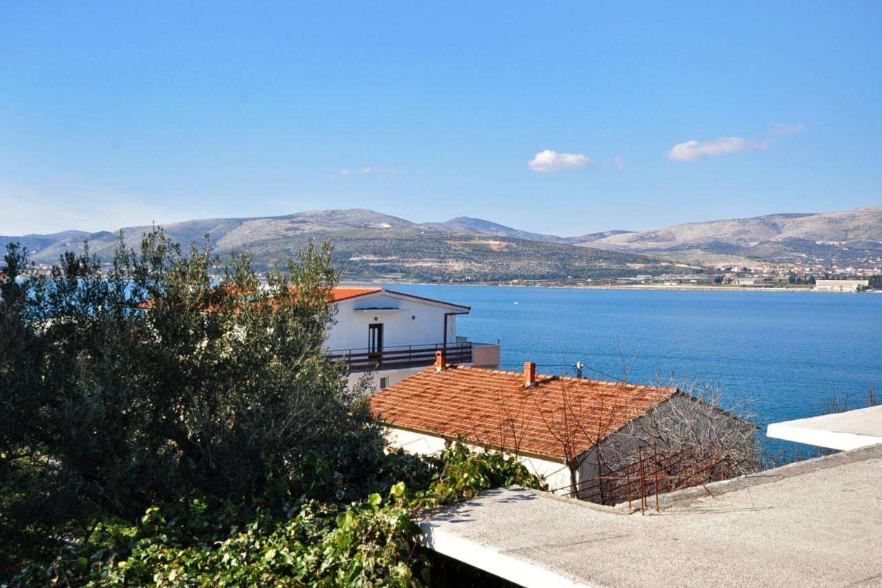Apartments By The Sea Arbanija, Ciovo - 1085 Трогир Экстерьер фото